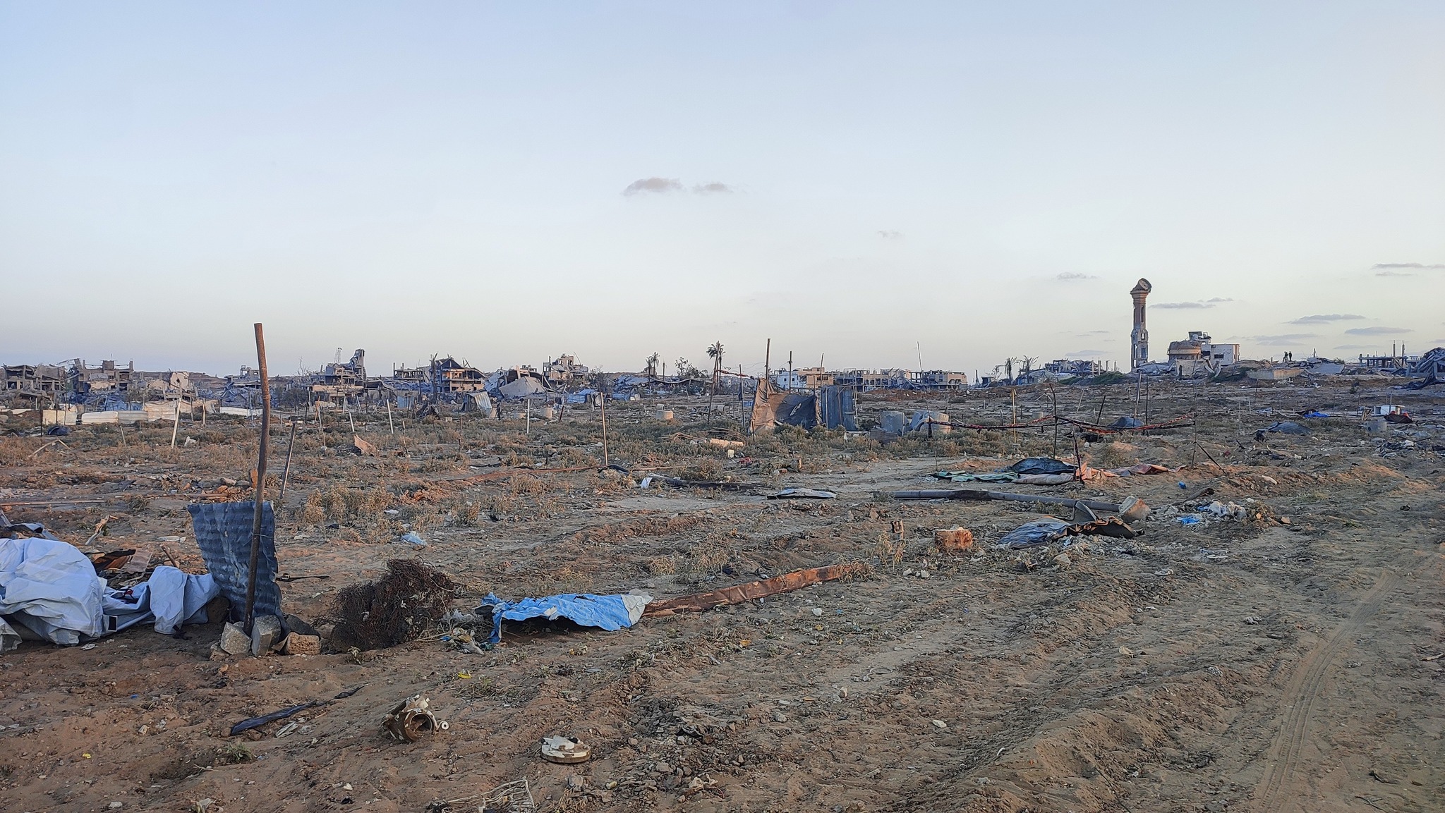 تجمع مخيمات حلاوة قبل وبعد الدمار