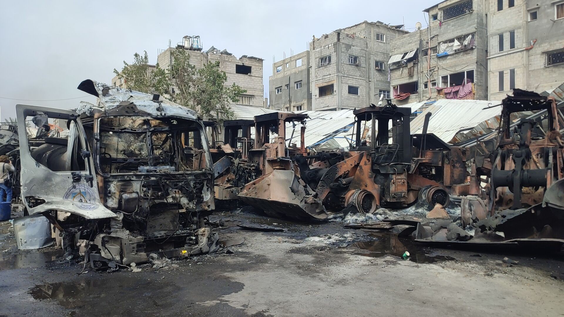 استهداف كراج البلدية عمدًا