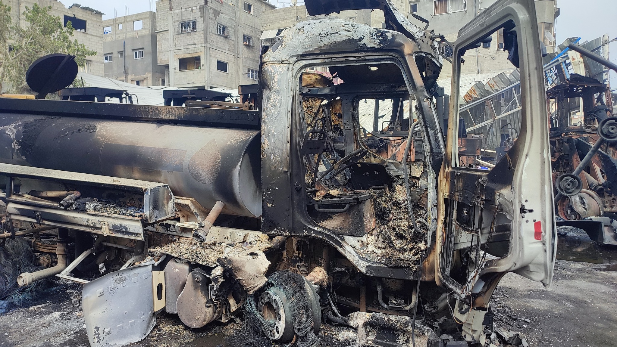 استهداف كراج البلدية عمدًا