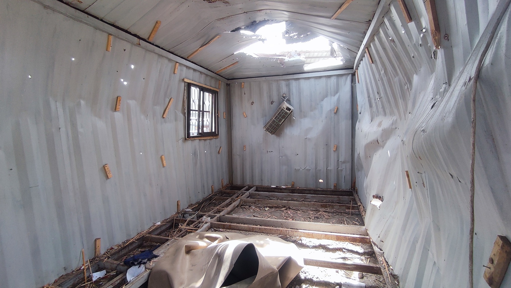 استهداف كراج البلدية عمدًا