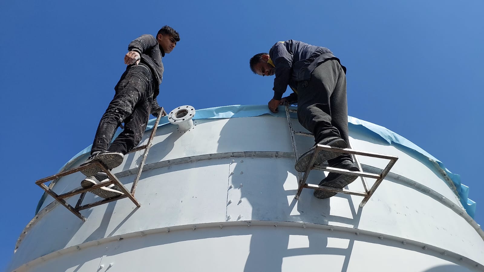 العمل في محطة التحلية وبئر المروة