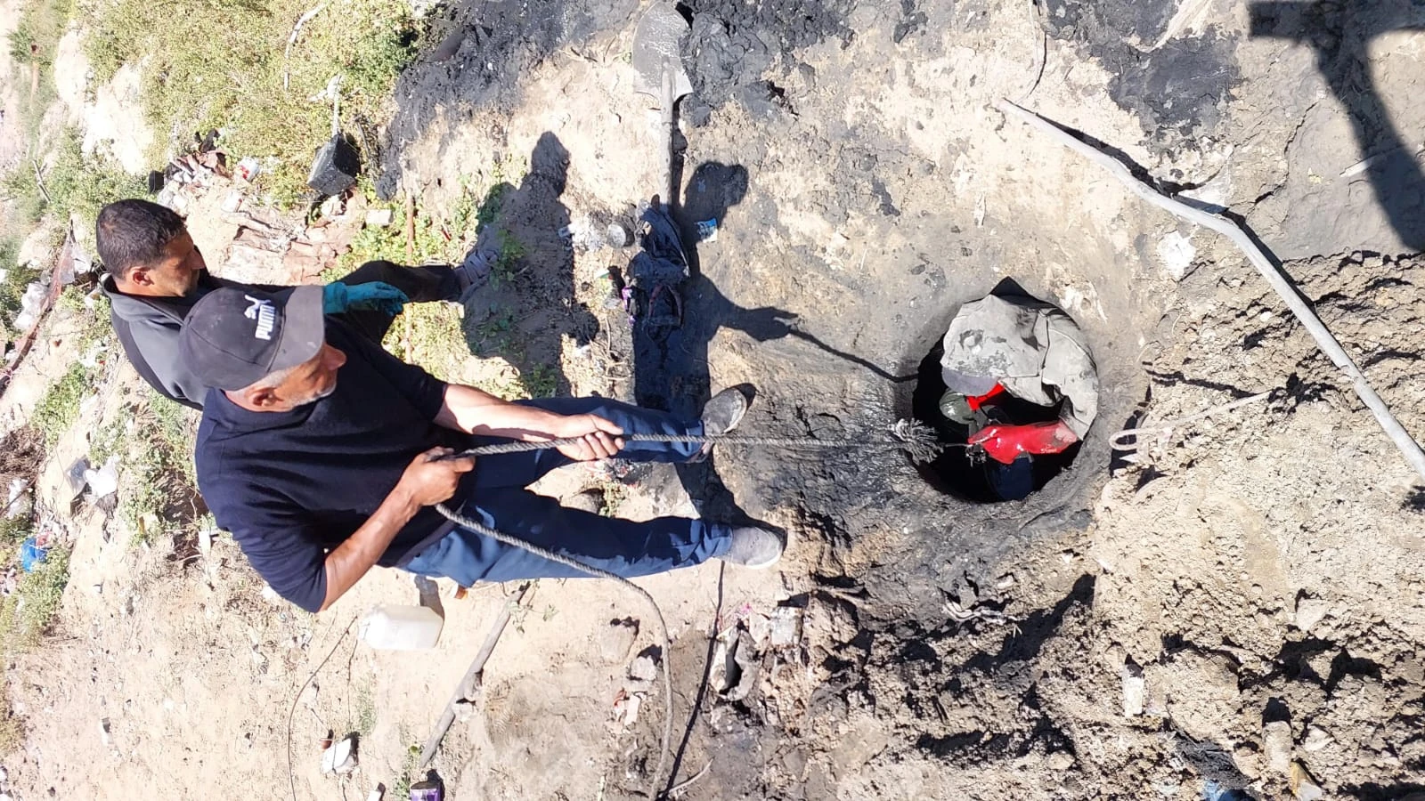 استمرار الأعمال في مناهل الصرف الصحي