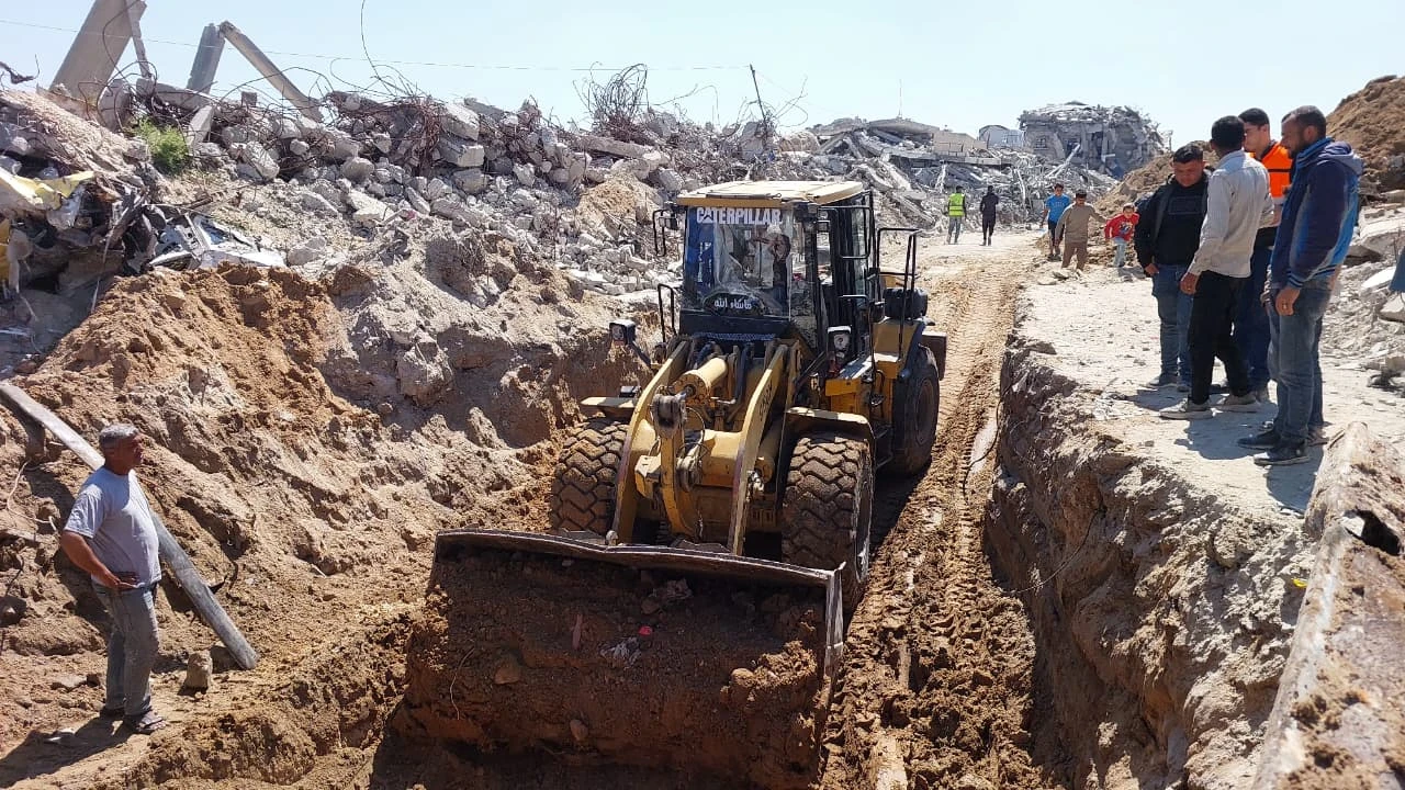 أعمال صيانة وتنظيف شبكة صرف صحي امتداد شارع حيفا حتى شارع الغباري