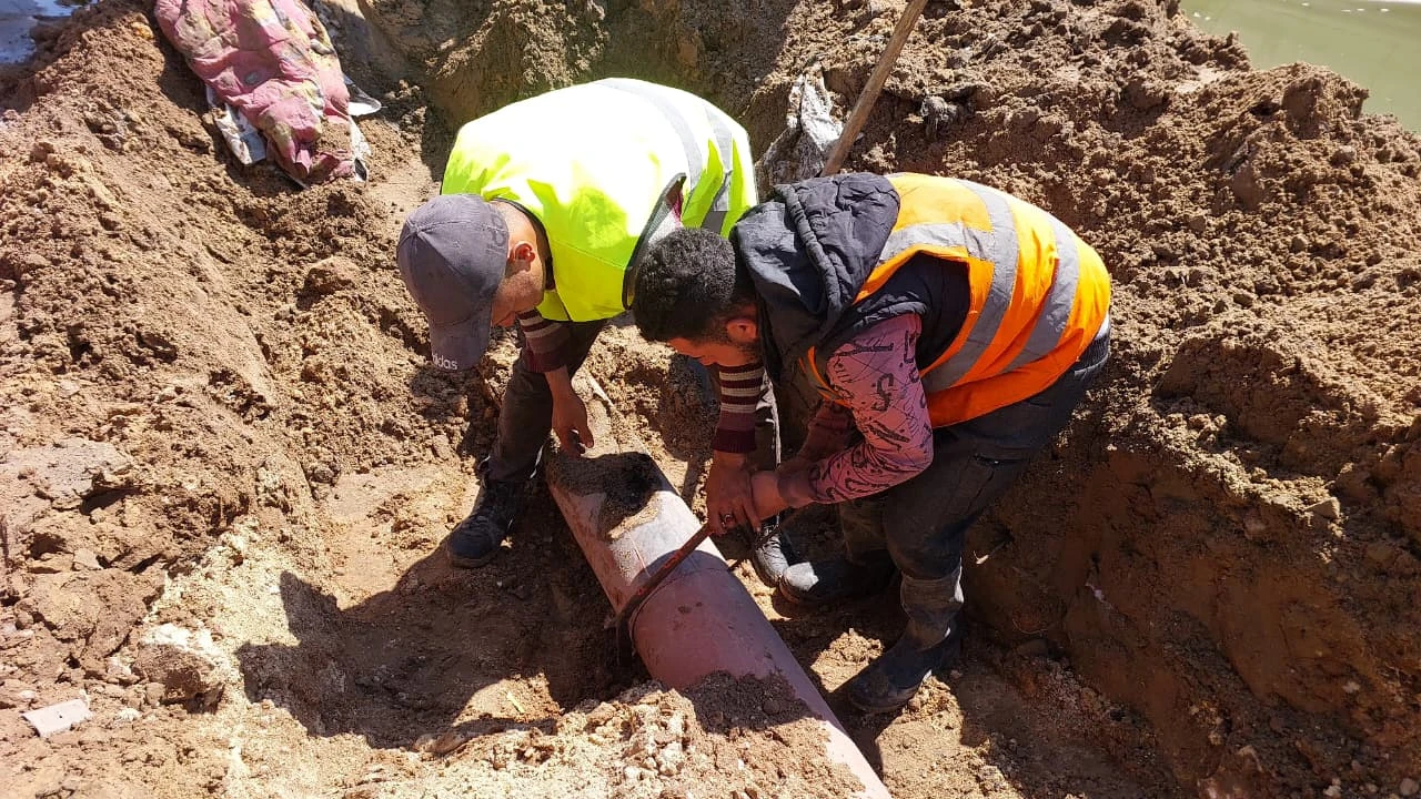 أعمال صيانة وتنظيف شبكة صرف صحي امتداد شارع حيفا حتى شارع الغباري