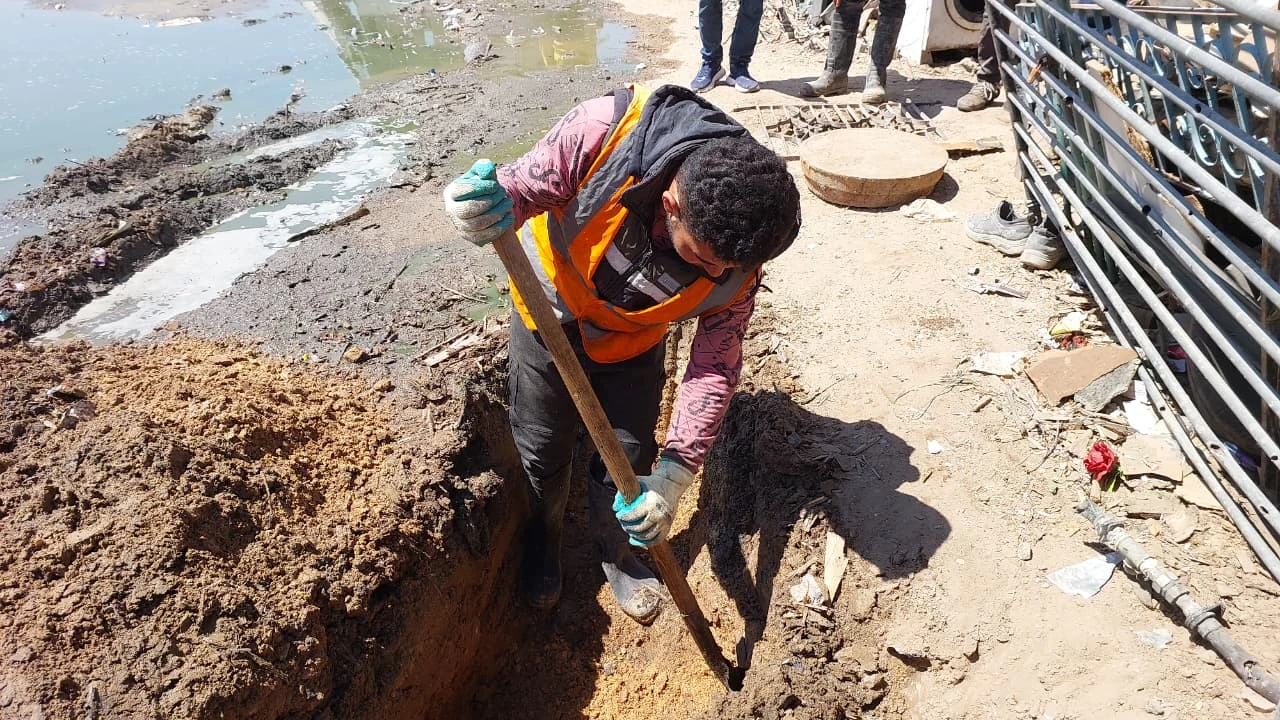 أعمال صيانة وتنظيف شبكة صرف صحي امتداد شارع حيفا حتى شارع الغباري