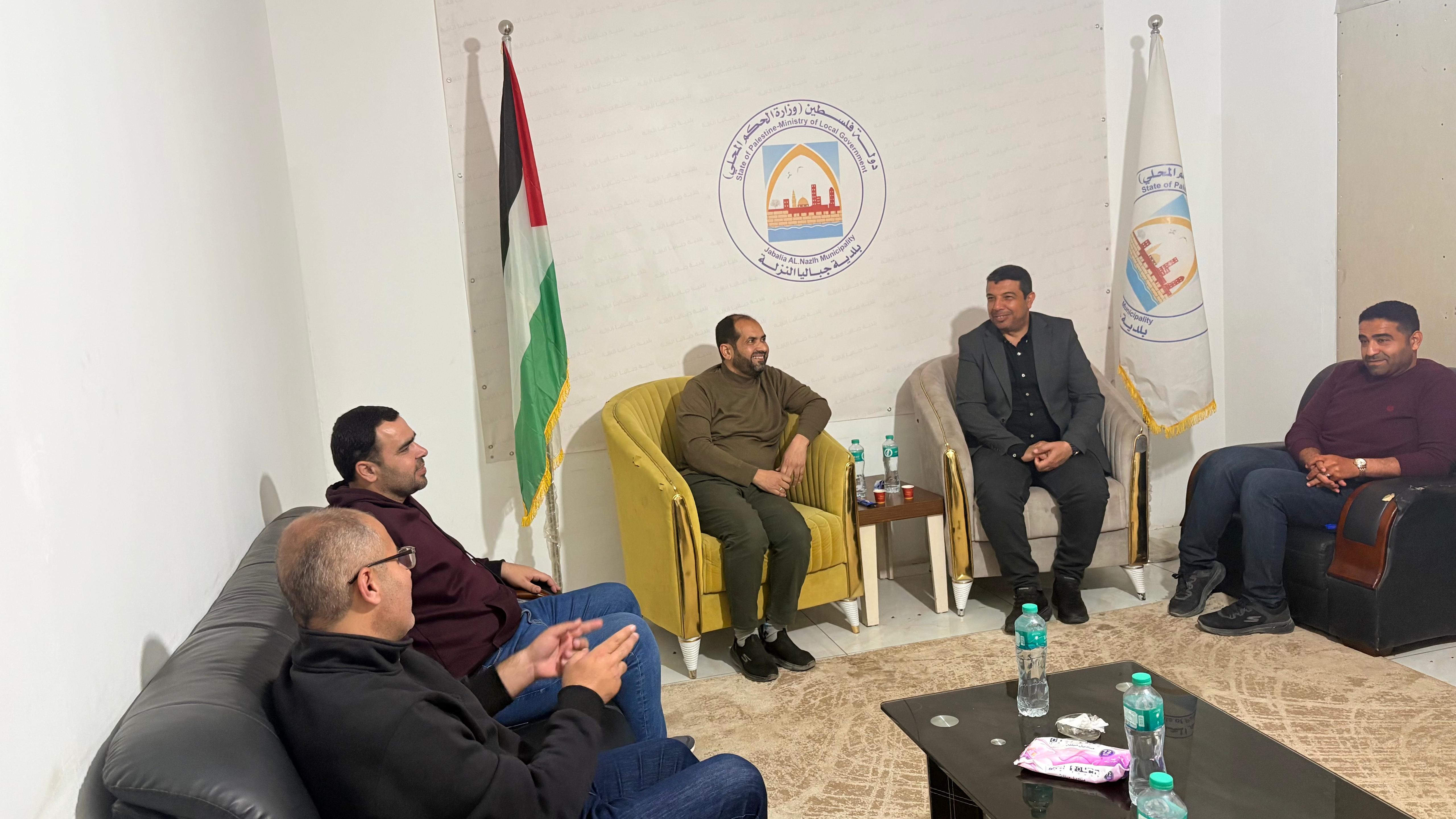 البلدية والأشغال تناقشان سبل التعاون المشترك