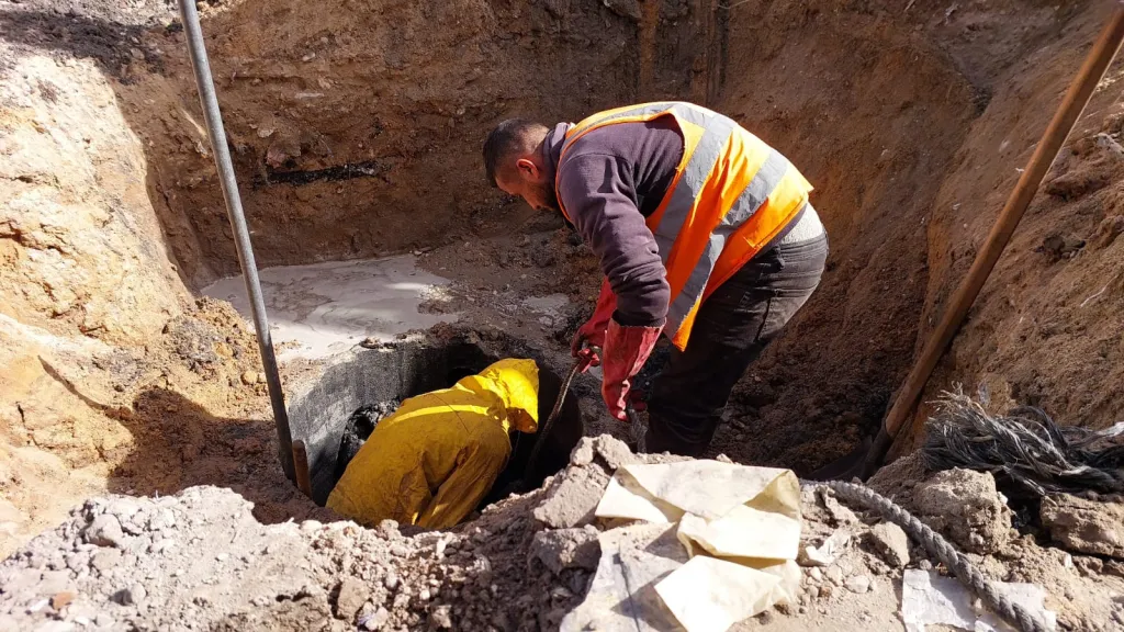 تواصل جهود إعادة تأهيل شبكات المياه والصرف الصحي